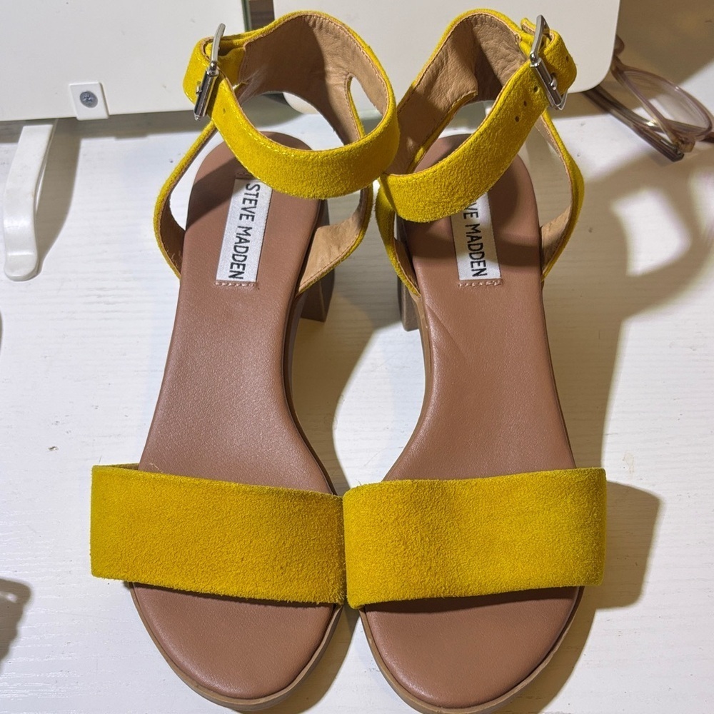 Steve Madden Mustard Yellow Sandals - Picture 1 of 5